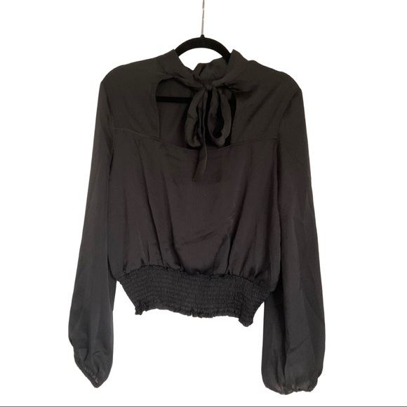 Francesca’s Blouse with Turtleneck - Picture 2 of 11